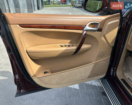 Красный Порше Каен, объемом двигателя 4.81 л и пробегом 117 тыс. км за 13500 $, фото 29 на Automoto.ua