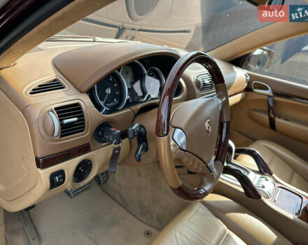 Красный Порше Каен, объемом двигателя 4.81 л и пробегом 117 тыс. км за 13500 $, фото 27 на Automoto.ua