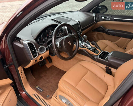 Красный Порше Каен, объемом двигателя 3 л и пробегом 278 тыс. км за 23500 $, фото 15 на Automoto.ua