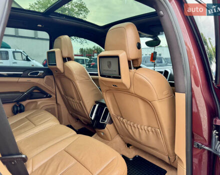 Красный Порше Каен, объемом двигателя 3 л и пробегом 278 тыс. км за 23500 $, фото 17 на Automoto.ua