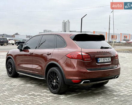 Красный Порше Каен, объемом двигателя 3 л и пробегом 278 тыс. км за 23500 $, фото 3 на Automoto.ua