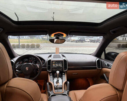 Красный Порше Каен, объемом двигателя 3 л и пробегом 278 тыс. км за 23500 $, фото 8 на Automoto.ua