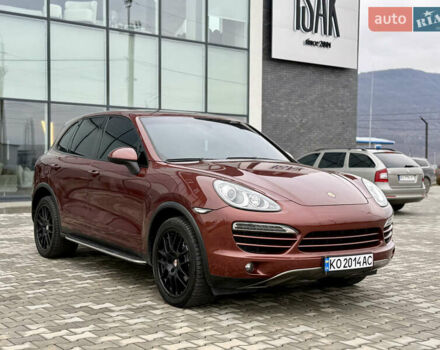 Красный Порше Каен, объемом двигателя 3 л и пробегом 278 тыс. км за 23500 $, фото 2 на Automoto.ua
