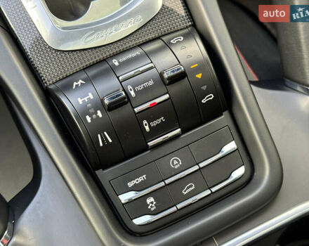 Красный Порше Каен, объемом двигателя 4.8 л и пробегом 123 тыс. км за 23900 $, фото 33 на Automoto.ua