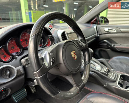 Красный Порше Каен, объемом двигателя 4.8 л и пробегом 123 тыс. км за 27000 $, фото 45 на Automoto.ua