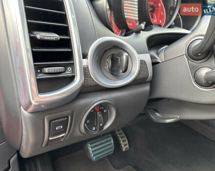 Красный Порше Каен, объемом двигателя 4.8 л и пробегом 123 тыс. км за 23900 $, фото 44 на Automoto.ua