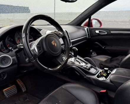 Червоний Порше Cayenne, об'ємом двигуна 4.81 л та пробігом 134 тис. км за 23500 $, фото 20 на Automoto.ua