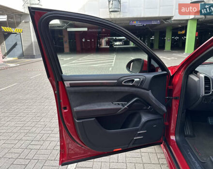 Красный Порше Каен, объемом двигателя 4.8 л и пробегом 123 тыс. км за 23900 $, фото 42 на Automoto.ua