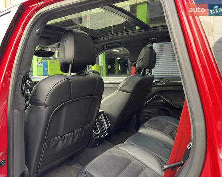 Красный Порше Каен, объемом двигателя 4.8 л и пробегом 123 тыс. км за 23900 $, фото 23 на Automoto.ua