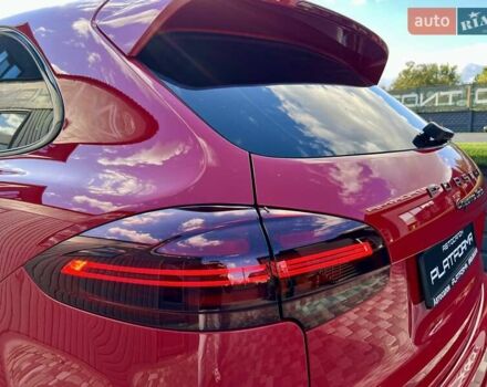 Порше Каен 2015 в Киеве на Automoto.ua Красный Порше Каен, объемом двигателя 4.81 л и пробегом 99 тыс. км за 31900 $, фото 38 на Automoto.ua