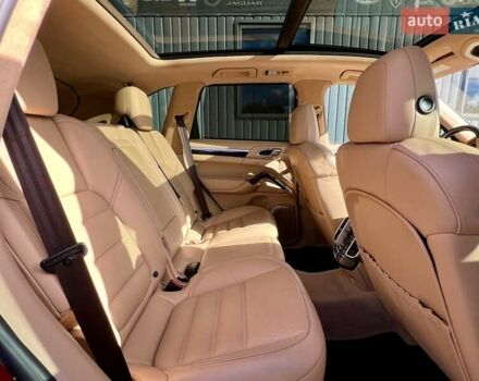 Порше Каен 2015 в Киеве на Automoto.ua Красный Порше Каен, объемом двигателя 4.81 л и пробегом 99 тыс. км за 31900 $, фото 52 на Automoto.ua