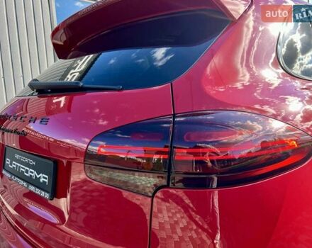 Порше Каен 2015 в Киеве на Automoto.ua Красный Порше Каен, объемом двигателя 4.81 л и пробегом 99 тыс. км за 31900 $, фото 45 на Automoto.ua