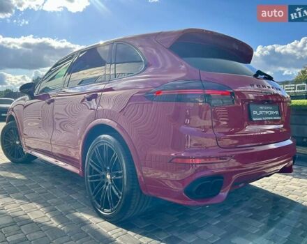 Порше Каен 2015 в Киеве на Automoto.ua Красный Порше Каен, объемом двигателя 4.81 л и пробегом 99 тыс. км за 31900 $, фото 84 на Automoto.ua