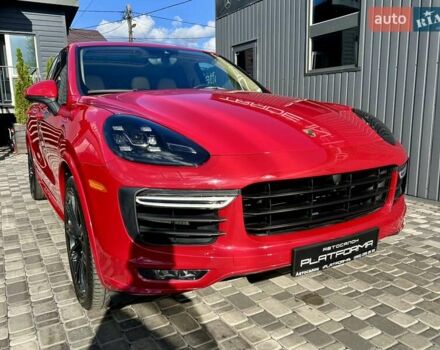 Порше Каен 2015 в Киеве на Automoto.ua Красный Порше Каен, объемом двигателя 4.81 л и пробегом 99 тыс. км за 31900 $, фото 12 на Automoto.ua