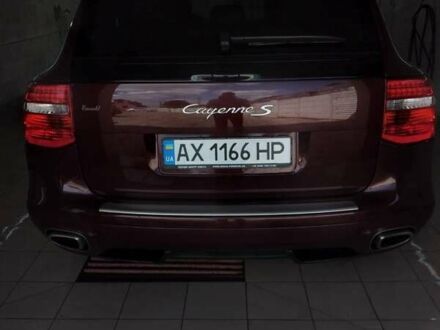 Порше Cayenne 2008 у Харкові на Automoto.ua Червоний Порше Cayenne, об'ємом двигуна 4.81 л та пробігом 65 тис. км за 15000 $, фото 1 на Automoto.ua