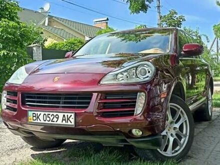 Порше Cayenne 2008 у Києві на Automoto.ua Червоний Порше Cayenne, об'ємом двигуна 4.8 л та пробігом 152 тис. км за 11000 $, фото 1 на Automoto.ua