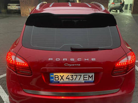 Порше Каен 2013 в Хмельницком на Automoto.ua Красный Порше Каен, объемом двигателя 2.97 л и пробегом 220 тыс. км за 20500 $, фото 1 на Automoto.ua