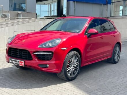 Червоний Порше Cayenne, об'ємом двигуна 3 л та пробігом 199 тис. км за 33490 $, фото 1 на Automoto.ua