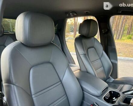 Порше Каен, объемом двигателя 3 л и пробегом 81 тыс. км за 77999 $, фото 27 на Automoto.ua