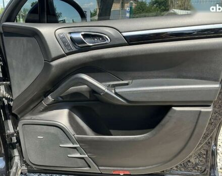 Порше Каен, объемом двигателя 0 л и пробегом 142 тыс. км за 33000 $, фото 25 на Automoto.ua
