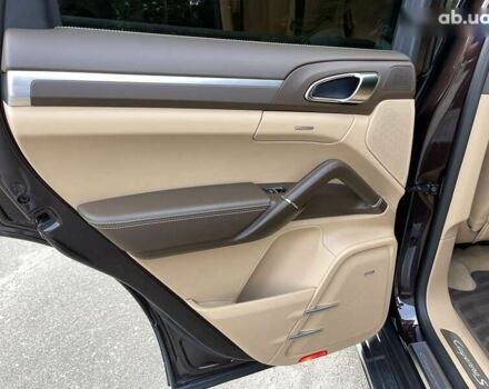 Порше Каен, объемом двигателя 4.1 л и пробегом 60 тыс. км за 59999 $, фото 24 на Automoto.ua