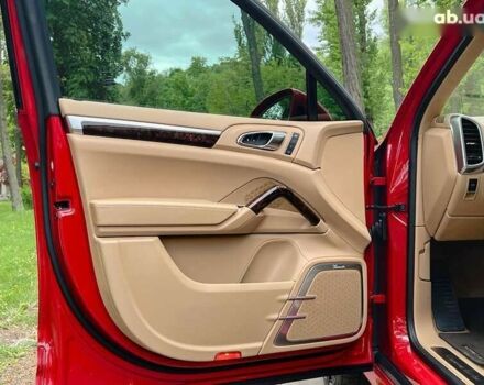 Порше Каен 2015 в Киеве на Automoto.ua Порше Каен, объемом двигателя 4.8 л и пробегом 98 тыс. км за 34990 $, фото 15 на Automoto.ua