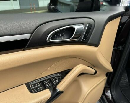 Порше Каен, объемом двигателя 3 л и пробегом 313 тыс. км за 31999 $, фото 14 на Automoto.ua