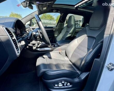 Порше Каен, объемом двигателя 4 л и пробегом 51 тыс. км за 83900 $, фото 27 на Automoto.ua