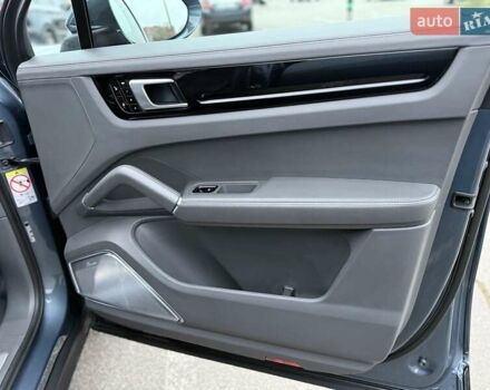 Порше Каен, объемом двигателя 2.89 л и пробегом 72 тыс. км за 64000 $, фото 30 на Automoto.ua