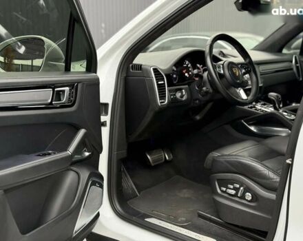 Порше Каен, объемом двигателя 4 л и пробегом 52 тыс. км за 79000 $, фото 24 на Automoto.ua