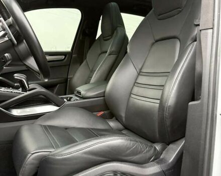 Порше Каен, объемом двигателя 4 л и пробегом 52 тыс. км за 79000 $, фото 20 на Automoto.ua