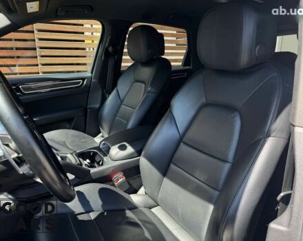 Порше Каен, объемом двигателя 3 л и пробегом 58 тыс. км за 58000 $, фото 22 на Automoto.ua