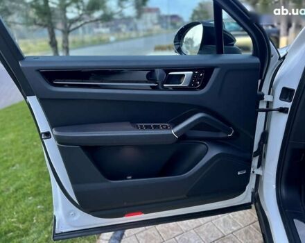 Порше Каен, объемом двигателя 3 л и пробегом 39 тыс. км за 55000 $, фото 27 на Automoto.ua