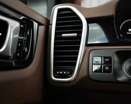 Порше Каен, объемом двигателя 4 л и пробегом 70 тыс. км за 87999 $, фото 28 на Automoto.ua