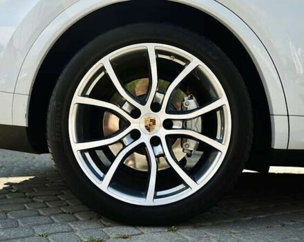 Порше Каен, объемом двигателя 4 л и пробегом 70 тыс. км за 87999 $, фото 21 на Automoto.ua