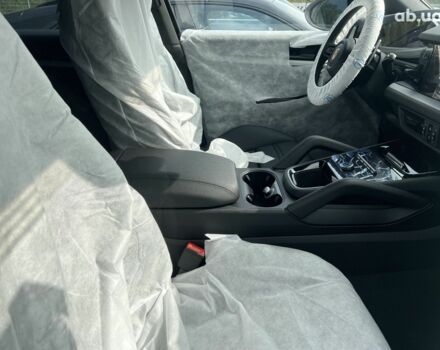 Порше Каен, объемом двигателя 3 л и пробегом 0 тыс. км за 148240 $, фото 31 на Automoto.ua