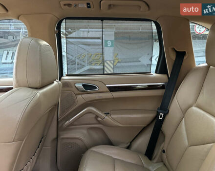 Жовтий Порше Cayenne, об'ємом двигуна 3 л та пробігом 220 тис. км за 13500 $, фото 39 на Automoto.ua