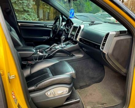 Жовтий Порше Cayenne, об'ємом двигуна 3 л та пробігом 257 тис. км за 21999 $, фото 4 на Automoto.ua