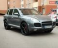 Серый Порше Каен, объемом двигателя 4.5 л и пробегом 212 тыс. км за 11500 $, фото 58 на Automoto.ua