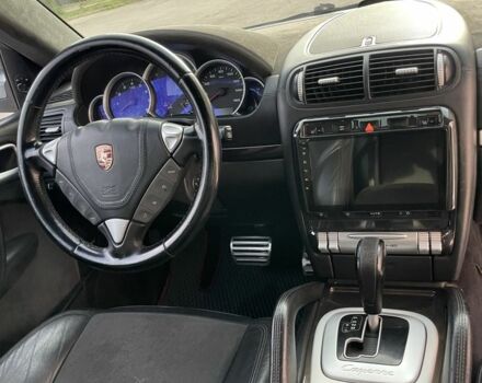 Сірий Порше Cayenne, об'ємом двигуна 4.5 л та пробігом 290 тис. км за 9500 $, фото 4 на Automoto.ua