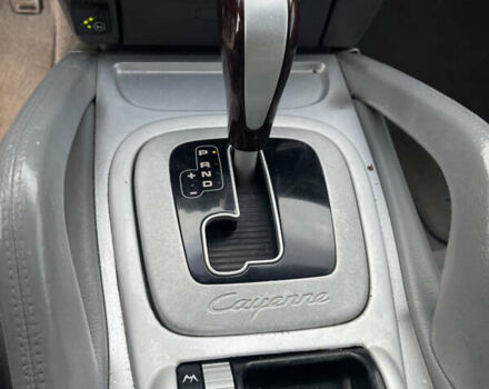 Серый Порше Каен, объемом двигателя 4.5 л и пробегом 265 тыс. км за 9000 $, фото 66 на Automoto.ua