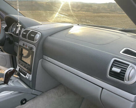 Серый Порше Каен, объемом двигателя 4.5 л и пробегом 265 тыс. км за 9000 $, фото 44 на Automoto.ua