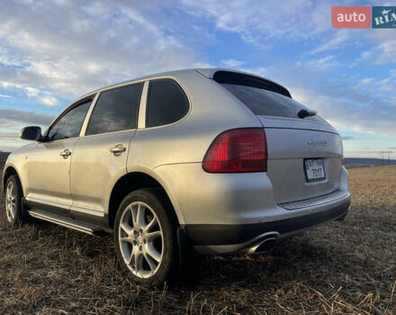 Серый Порше Каен, объемом двигателя 4.5 л и пробегом 265 тыс. км за 9000 $, фото 12 на Automoto.ua