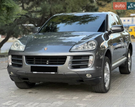 Сірий Порше Cayenne, об'ємом двигуна 3.6 л та пробігом 137 тис. км за 12500 $, фото 2 на Automoto.ua