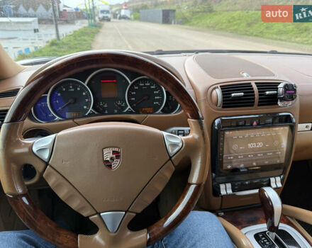 Сірий Порше Cayenne, об'ємом двигуна 4.8 л та пробігом 240 тис. км за 9300 $, фото 6 на Automoto.ua