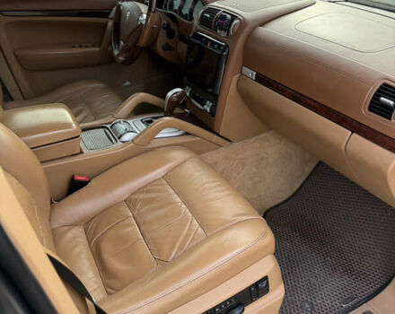 Сірий Порше Cayenne, об'ємом двигуна 4.8 л та пробігом 240 тис. км за 9300 $, фото 19 на Automoto.ua