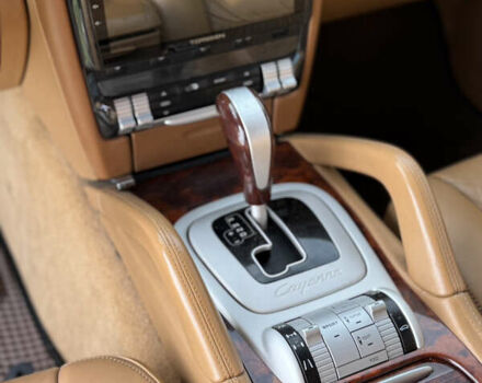 Сірий Порше Cayenne, об'ємом двигуна 4.8 л та пробігом 240 тис. км за 9300 $, фото 15 на Automoto.ua