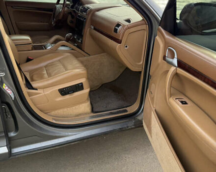 Сірий Порше Cayenne, об'ємом двигуна 4.8 л та пробігом 240 тис. км за 9300 $, фото 18 на Automoto.ua