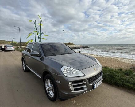Сірий Порше Cayenne, об'ємом двигуна 4.8 л та пробігом 240 тис. км за 9300 $, фото 2 на Automoto.ua