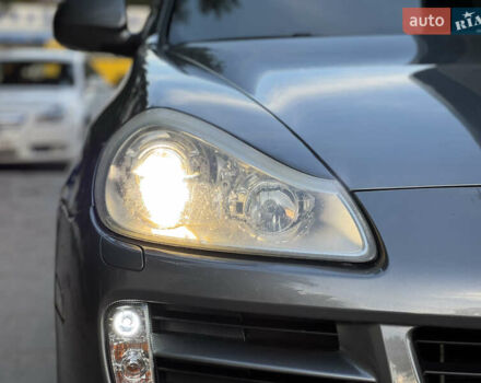 Сірий Порше Cayenne, об'ємом двигуна 3.6 л та пробігом 137 тис. км за 12500 $, фото 6 на Automoto.ua
